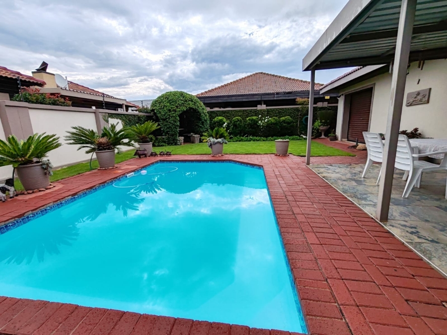 4 Bedroom Property for Sale in Baillie Park North West
